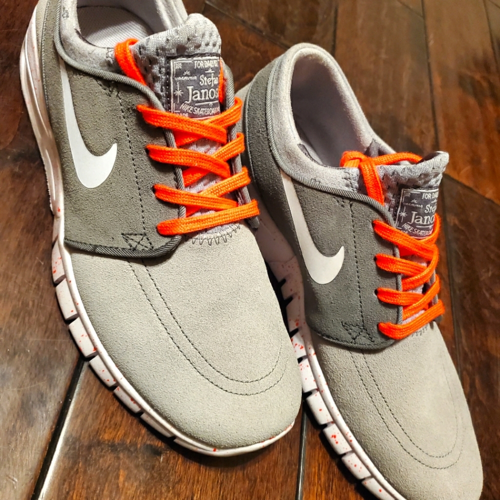 SB Stefan Janoski Max Suede Shoes
